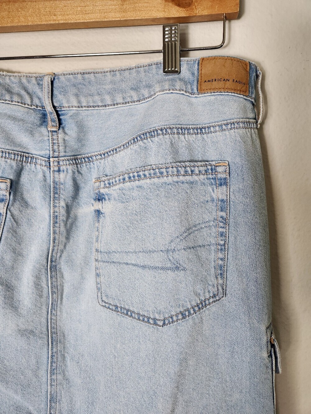 AE Womens |16| Light Wash Dreamy Drape High-Waisted Cargo Denim Midi Skirt - Picture 7 of 11